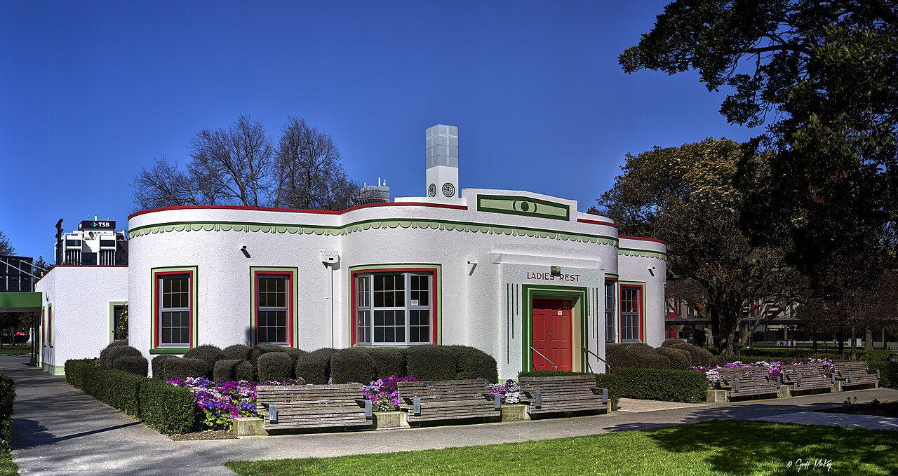 Ladies' Rest, The Square, Palmerston North. CC BY 2.0 Image courtesy of commons.wikimedia.org